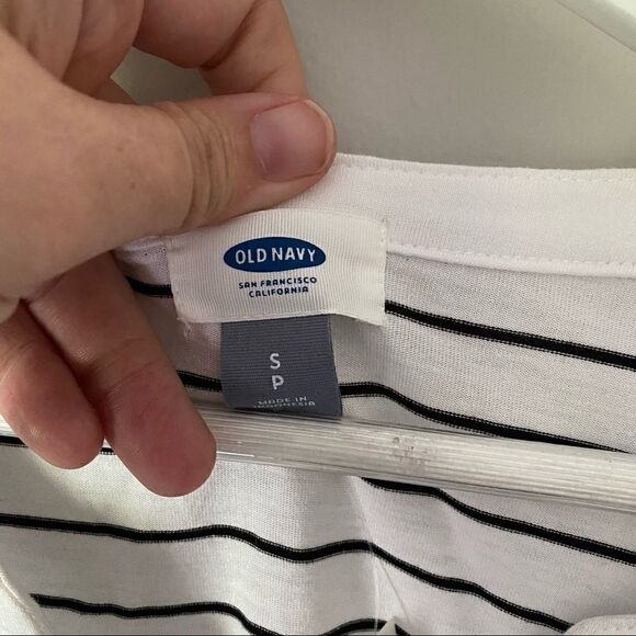Old navy high low hem striped white black small - Picture 4 of 8